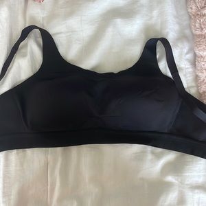 Never worn LuLu Lemon sports bra!